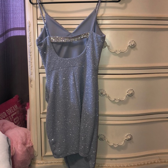 small dress - Picture 2 of 5
